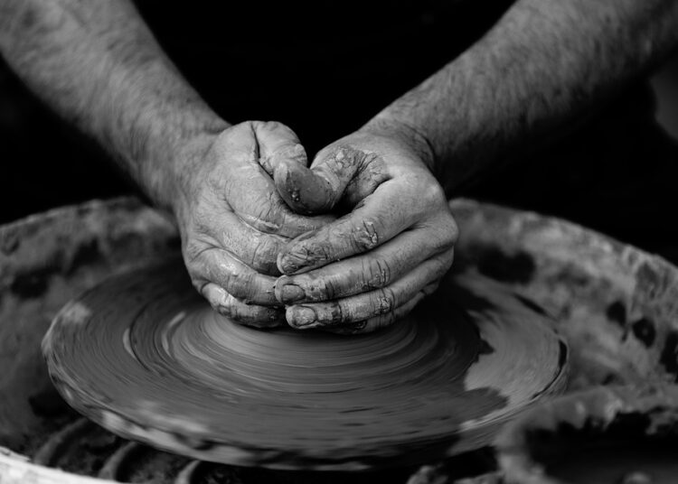 10 Essential Personal Finance Tips Every Artist Must Know to Thrive 10 Essential Personal Finance Tips Every Artist Must Know to Thrive