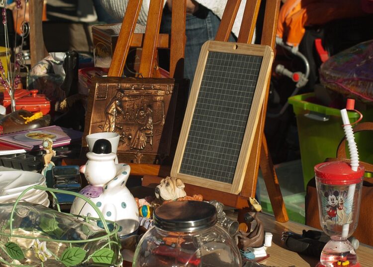 10 Essential Tips for a Successful Garage Sale: Maximize Your Earnings! 10 Essential Tips for a Successful Garage Sale: Maximize Your Earnings!