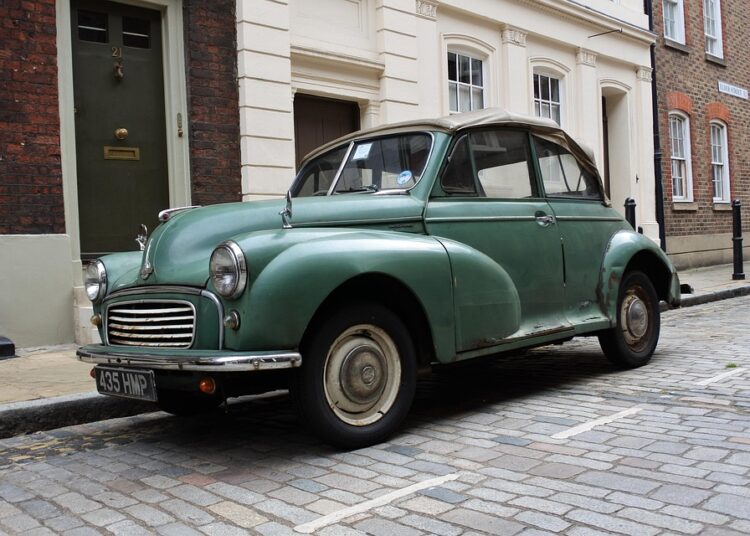 10 Financial Goals Examples for Families: How to Secure Your Family’s Future