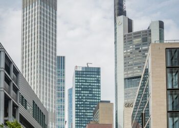 How to Build a Healthy Financial Life: 7 Essential Steps for Financial Wellness