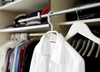 How to Create a Frugal Wardrobe: 10 Essential Tips for Stylish Savings