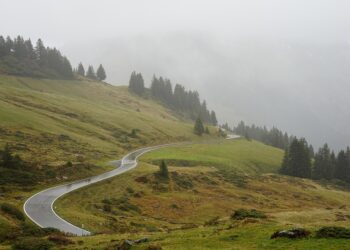 How to Pass Wealth to the Next Generation: A Comprehensive Guide for Families