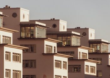 What is Real Estate Crowdfunding? A Comprehensive Beginner’s Guide