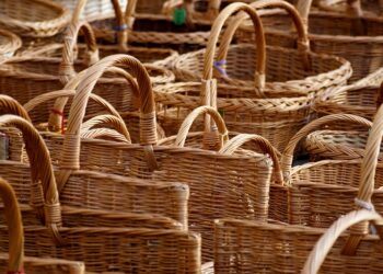 How Robo-Advisors Tackle Market Crashes: A Comprehensive Guide for Investors