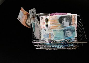 How to Create a Budget for Debt Payoff: A Step-by-Step Guide to Financial Freedom