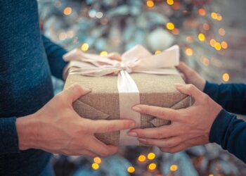 How to Master Frugal Gift Giving: 10 Creative Ideas That Won’t Break the Bank
