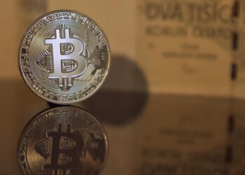 How to Navigate the Future of Cryptocurrency: A Comprehensive Guide for Investors