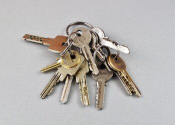 How to Pay Off Debt Fast: The Envelope System Explained