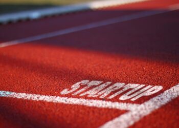 How to Set Realistic Financial Goals for Starting Your Business: A Step-by-Step Guide