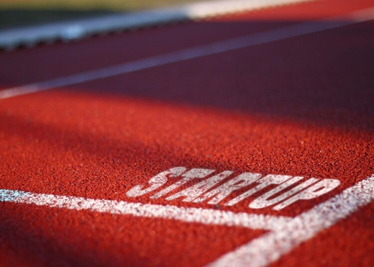 How to Set Realistic Financial Goals for Starting Your Business: A Step-by-Step Guide