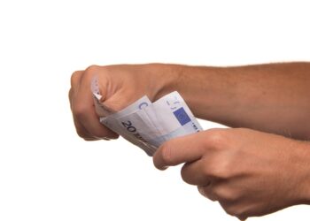 The Ultimate Guide: How Much Cash Should You Keep in Your Checking Account?