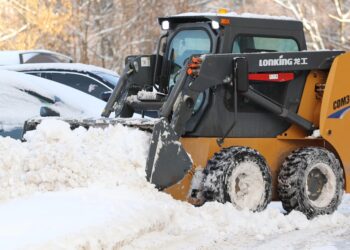 What is a Snow Removal Side Hustle? A Comprehensive Guide to Earning Extra Income This Winter