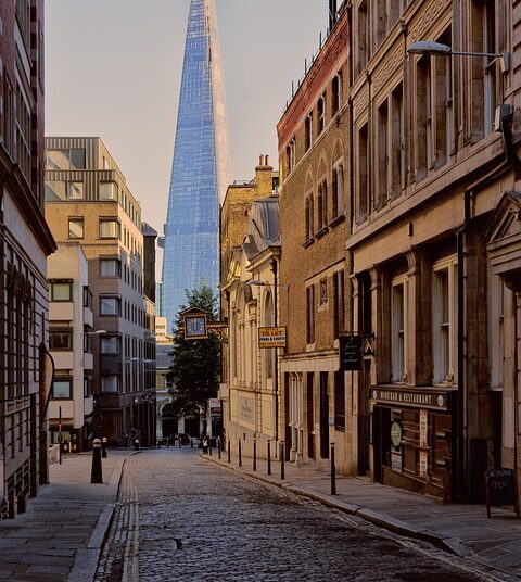 10 Signs You’re Not Just Frugal: Discover the Opposite Behavior You Might Be Exhibiting