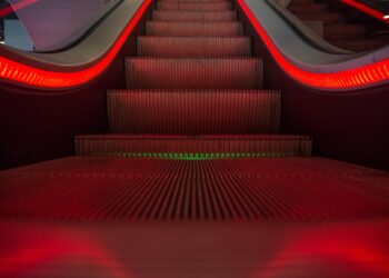 10 Surprising Reasons Why Your Net Worth Might Be Going Down: Are You Making These Mistakes?