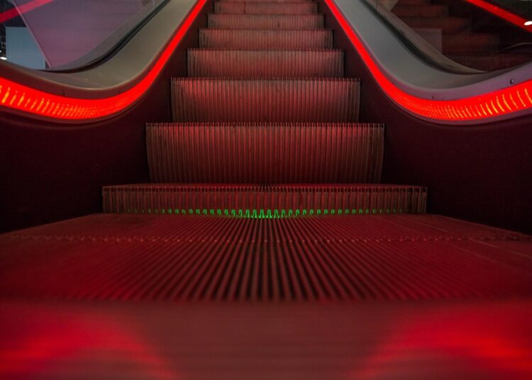 10 Surprising Reasons Why Your Net Worth Might Be Going Down: Are You Making These Mistakes?