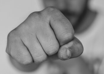 How to Understand the Relationship Between Self-Worth and Net Worth: A Practical Guide