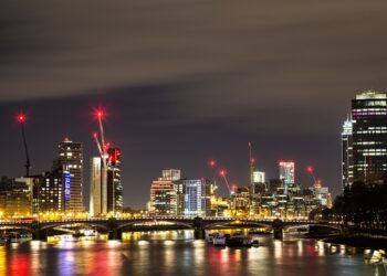 Long-Term vs Short-Term Capital Gains Tax: Which One Saves You More Money?