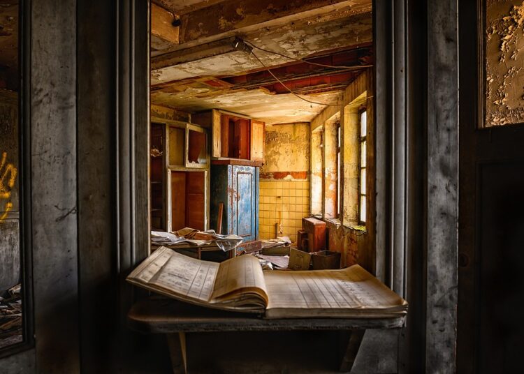 What is Money Clutter? Understanding the Hidden Costs of Financial Chaos