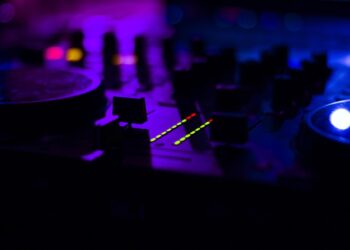What is a DJ Side Hustle? Your Ultimate Guide to Earning Extra Income as a DJ