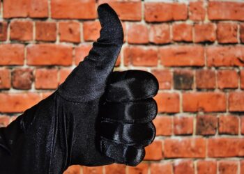 10 Essential Items for Your Frugal Living Checklist: Master the Art of Saving