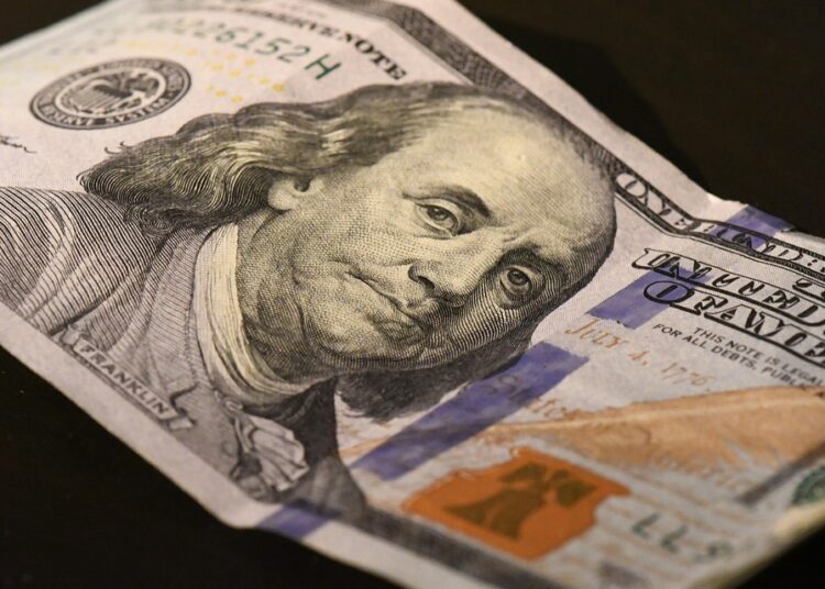 10 Essential Tips for Managing Money with a Variable Income: Your Complete Guide