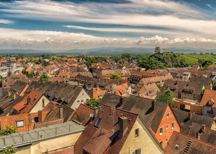 10 Myths About Building Wealth That Are Holding You Back: Debunking Common Misconceptions