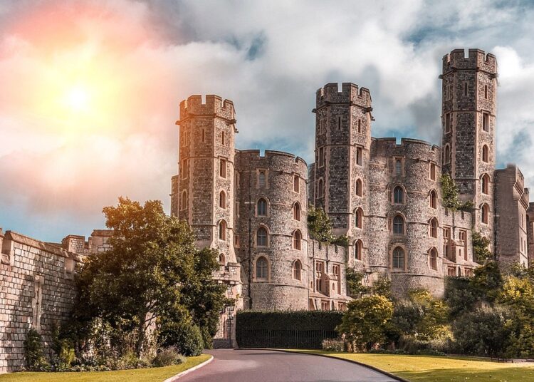 10 Proven Strategies on How to Build Wealth Like a Millionaire