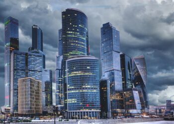 10 Tips for Building a Healthy Financial Life and Achieving Your Dream Lifestyle