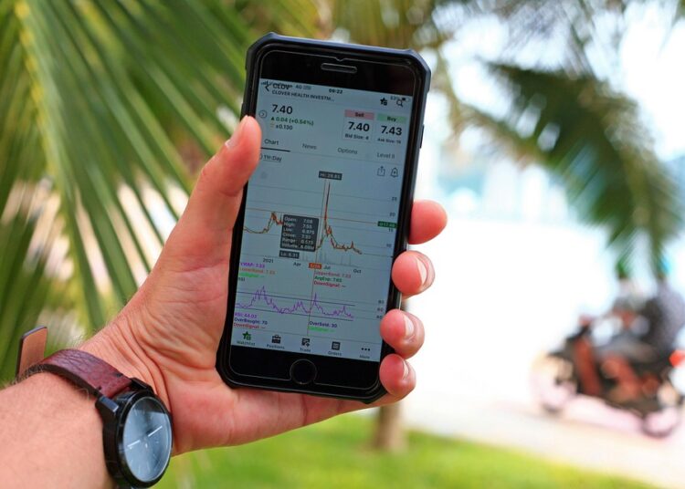 5 Key Factors Driving Cryptocurrency Volatility: What Investors Need to Know 5 Key Factors Driving Cryptocurrency Volatility: What Investors Need to Know