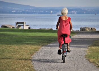 How to Thrive on a Single Income: A Comprehensive Guide to Frugal Living