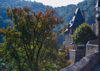 The Ultimate Guide to Mastering the Art of Saving: Transform Your Finances Today