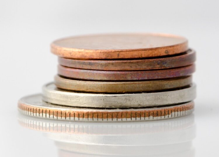 10 Essential Budgeting Tips for Low-Income Families: Thrive, Not Just Survive 10 Essential Budgeting Tips for Low-Income Families: Thrive, Not Just Survive