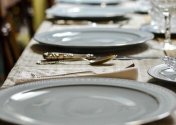 10 Essential Tips for Setting Financial Boundaries with Family Members