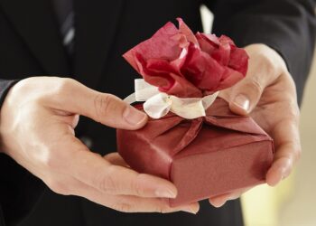 10 Thoughtful Frugal Gift Giving Ideas for Every Occasion