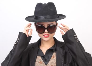 7 Simple Tips on How to Explain Your Credit Score to Friends and Family