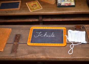 Are Your Kids Financially Literate? Signs and Tips for Effective Money Education