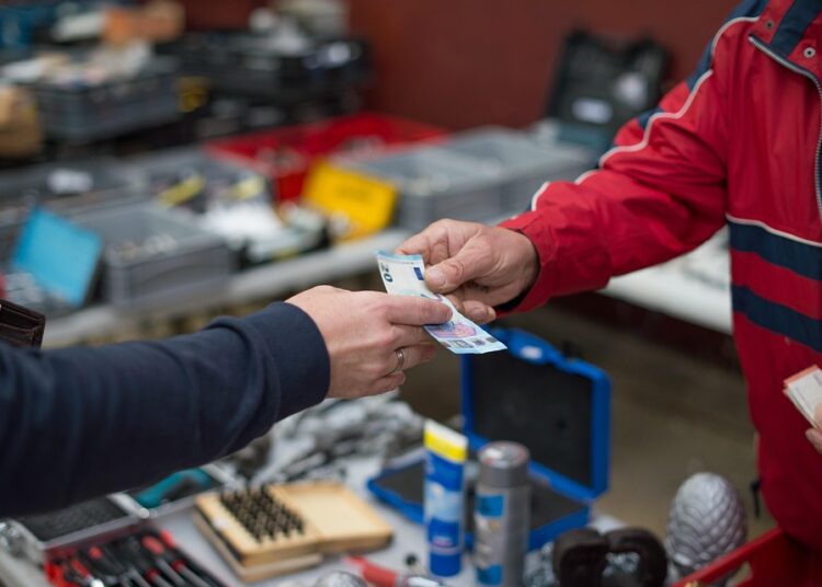 Feeling Jealous of Your Friends’ Wealth? Here’s How to Overcome Money Envy Feeling Jealous of Your Friends’ Wealth? Here’s How to Overcome Money Envy