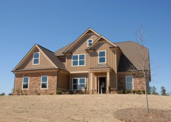 How to Decide Between a Home Equity Loan and a HELOC: A Step-by-Step Guide