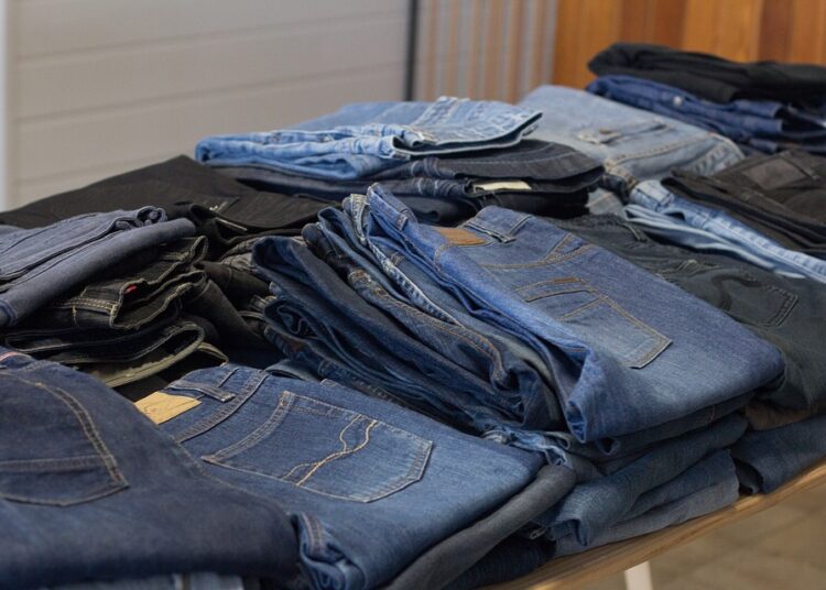 How to Thrift Shop Like a Pro: Your Ultimate Guide to Hidden Gems