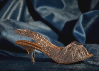 How to Travel the World on a Shoestring: Essential Budget Travel Hacks