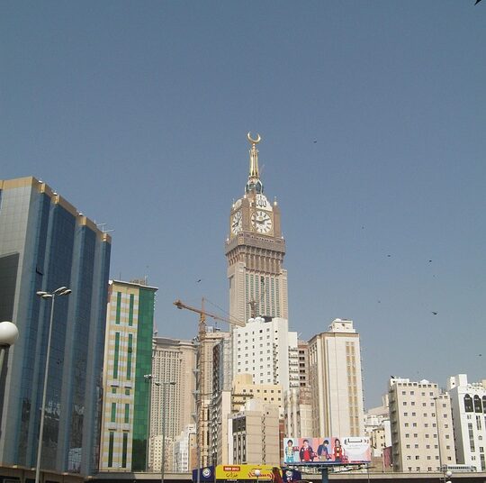 (Long-tail keyword focus on Beginner’s Guide to ESG Investing)