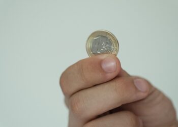 Saving Money on a Tight Budget: 7 Creative Hacks You Need to Try Today