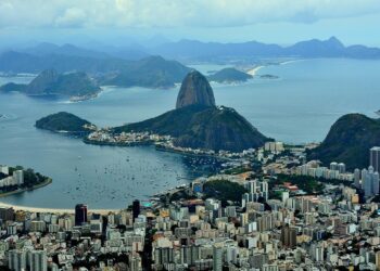 Top 5 Advantages of a Three-Fund Portfolio for Stress-Free Investment