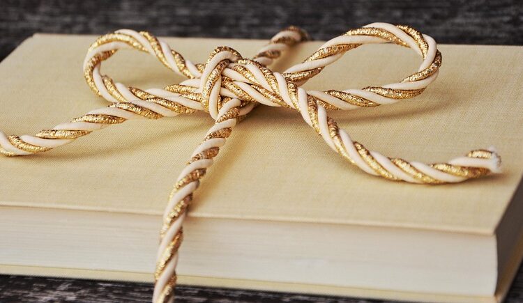 10 Essential Tips on How to Create a Gift Closet That Saves You Time and Stress