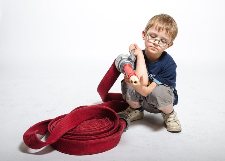 10 Essential Tips on How to Raise Kids in a FIRE Household Without Sacrificing Happiness