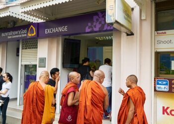 10 Powerful Benefits of Working with a Money Mindset Coach