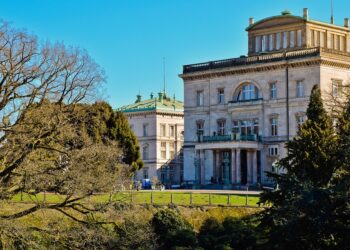 10 Ways Real Estate Can Accelerate Your Path to Financial Independence and Retire Early (FIRE)