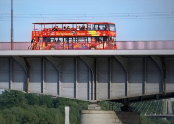 7 Signs You Need a Money Mindset Coach: Transform Your Financial Future