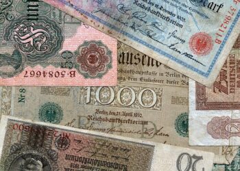 Are You Struggling with Debt? Discover How to Pay It Off Fast with These Simple Tips!