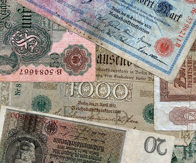 Are You Struggling with Debt? Discover How to Pay It Off Fast with These Simple Tips!